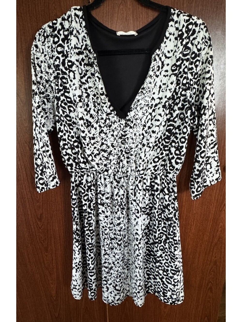 Everly Womens M Black White Leopard Animal Print V Neck Dress Made USA